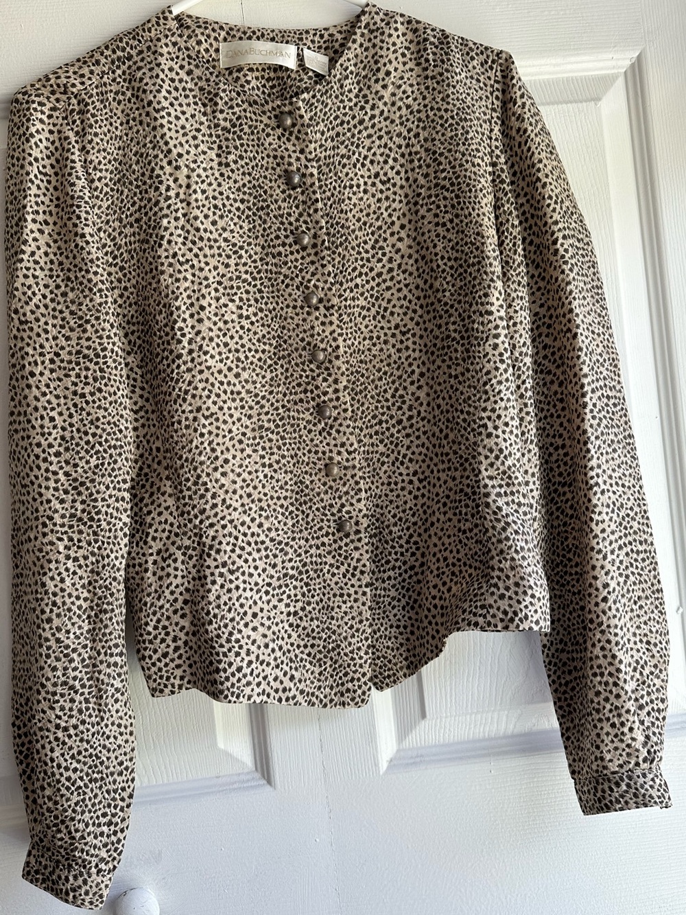 Dana Buchman %100 Silk Vintage Beige and Black Leopard-Print Button Front Blouse